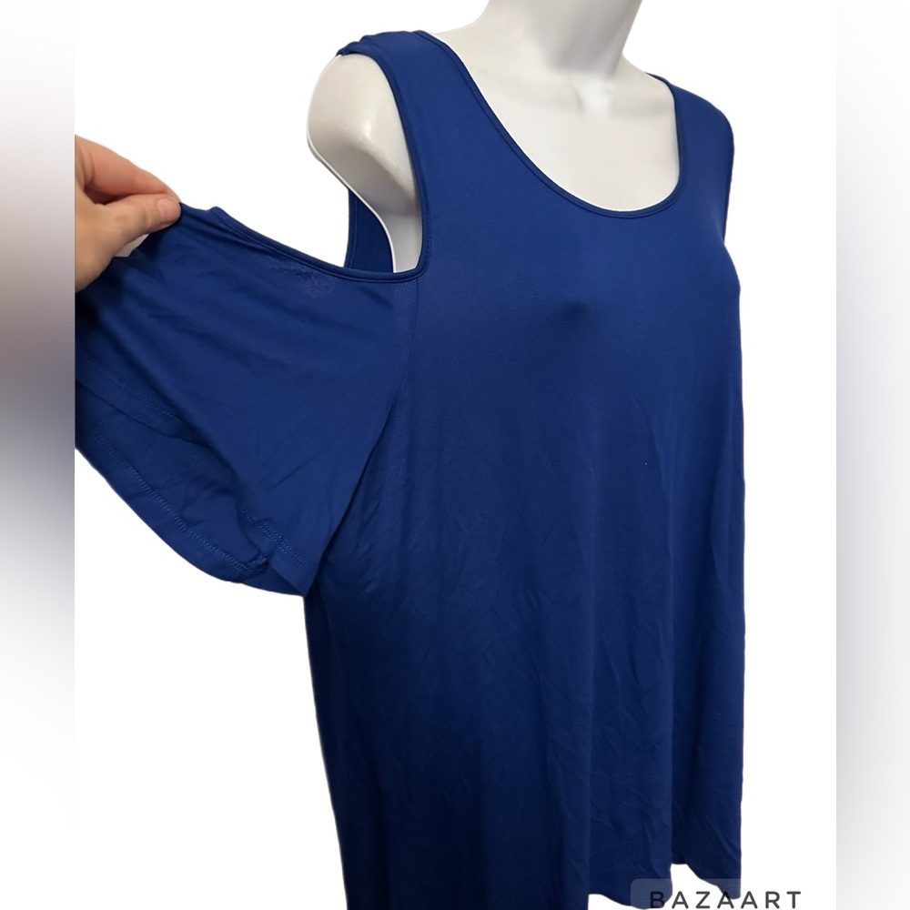 Elle‎ top- NWT